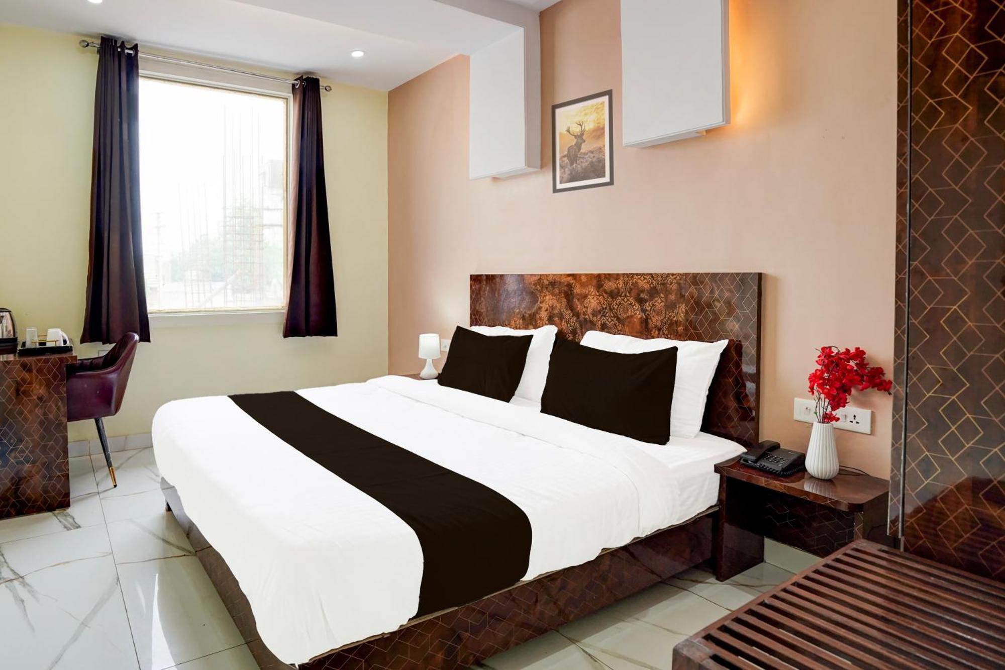 Super Townhouse Mansarovar Formerly Palm Tree