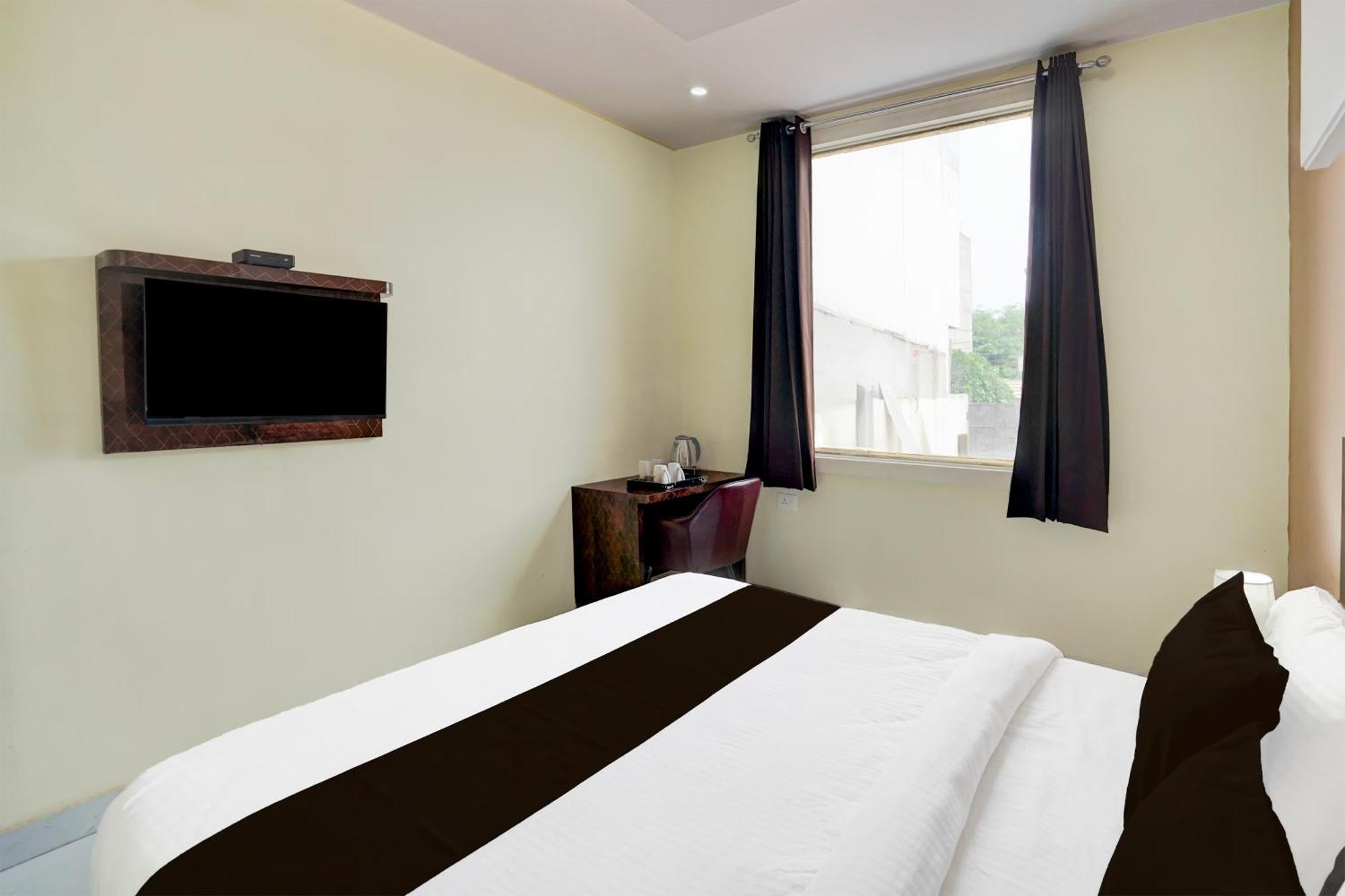 Super Townhouse Mansarovar Formerly Palm Tree Hotel