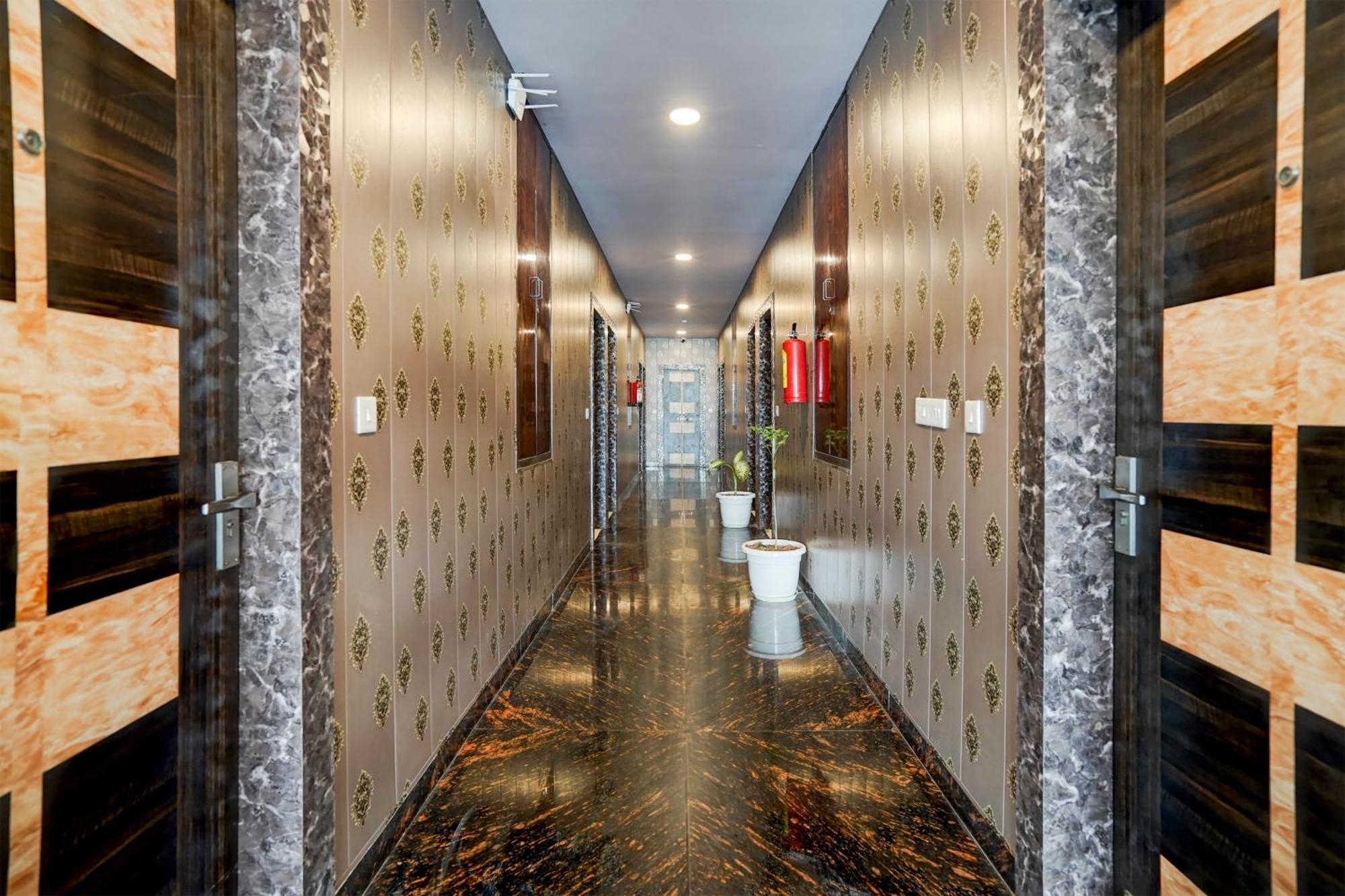 Super Townhouse Mansarovar Formerly Palm Tree Hotel Jaipur