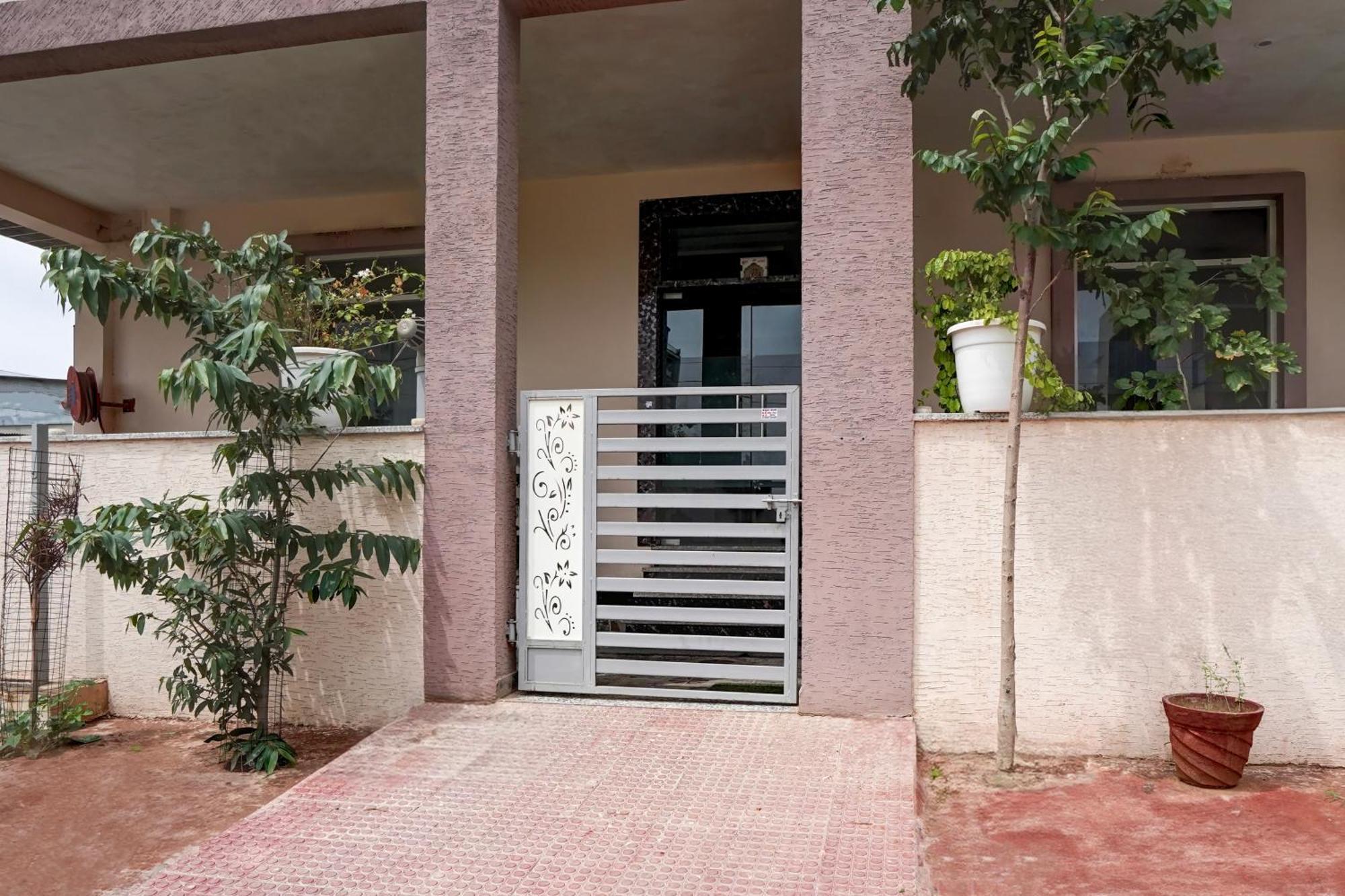 Hotel Super Townhouse Mansarovar Formerly Palm Tree