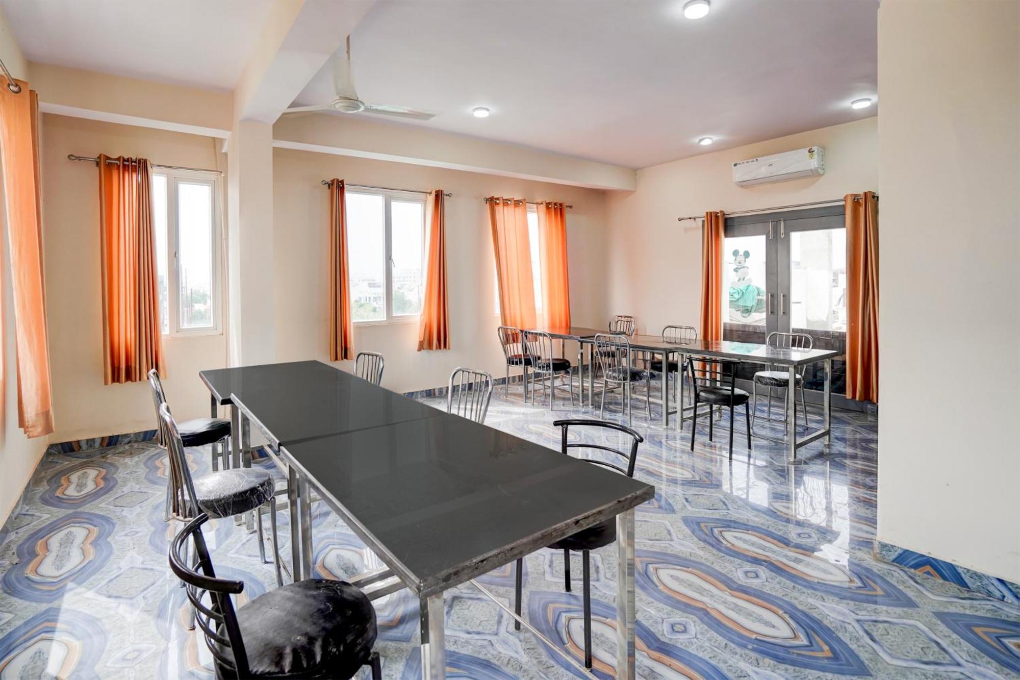 Super Townhouse Mansarovar Formerly Palm Tree 4*